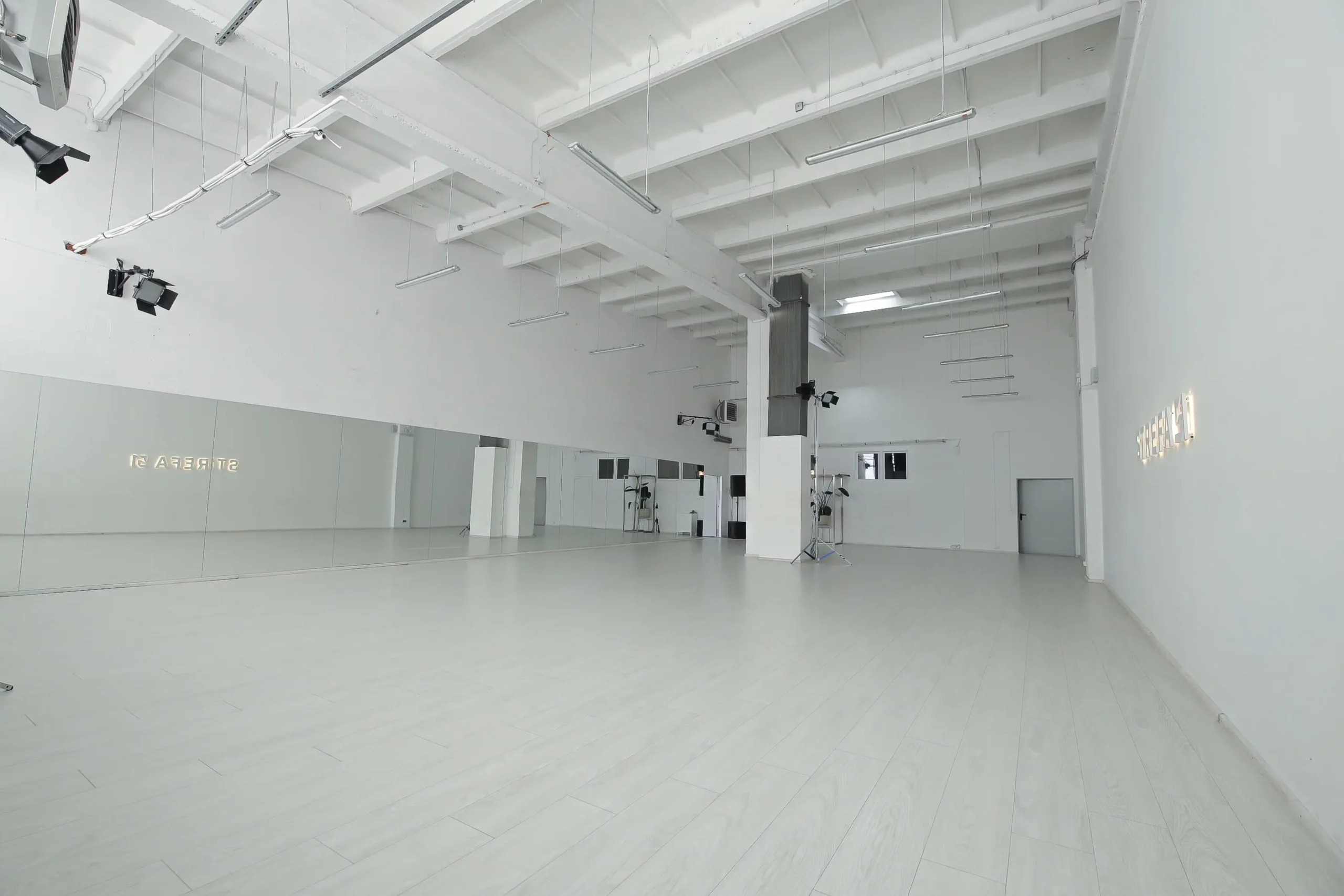 SALA 1 GROMADZKA (4)