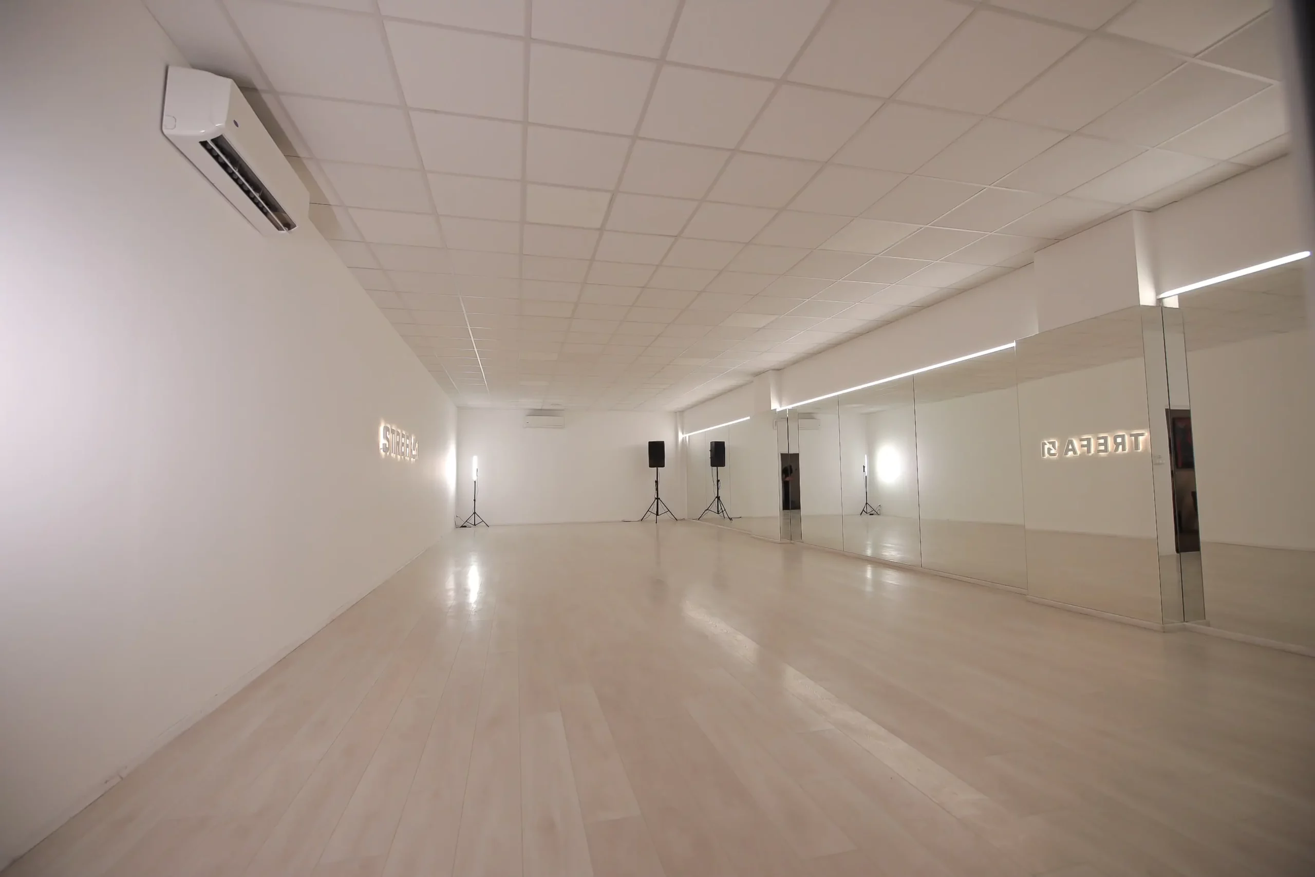 SALA 3 GROMADZKA (2)